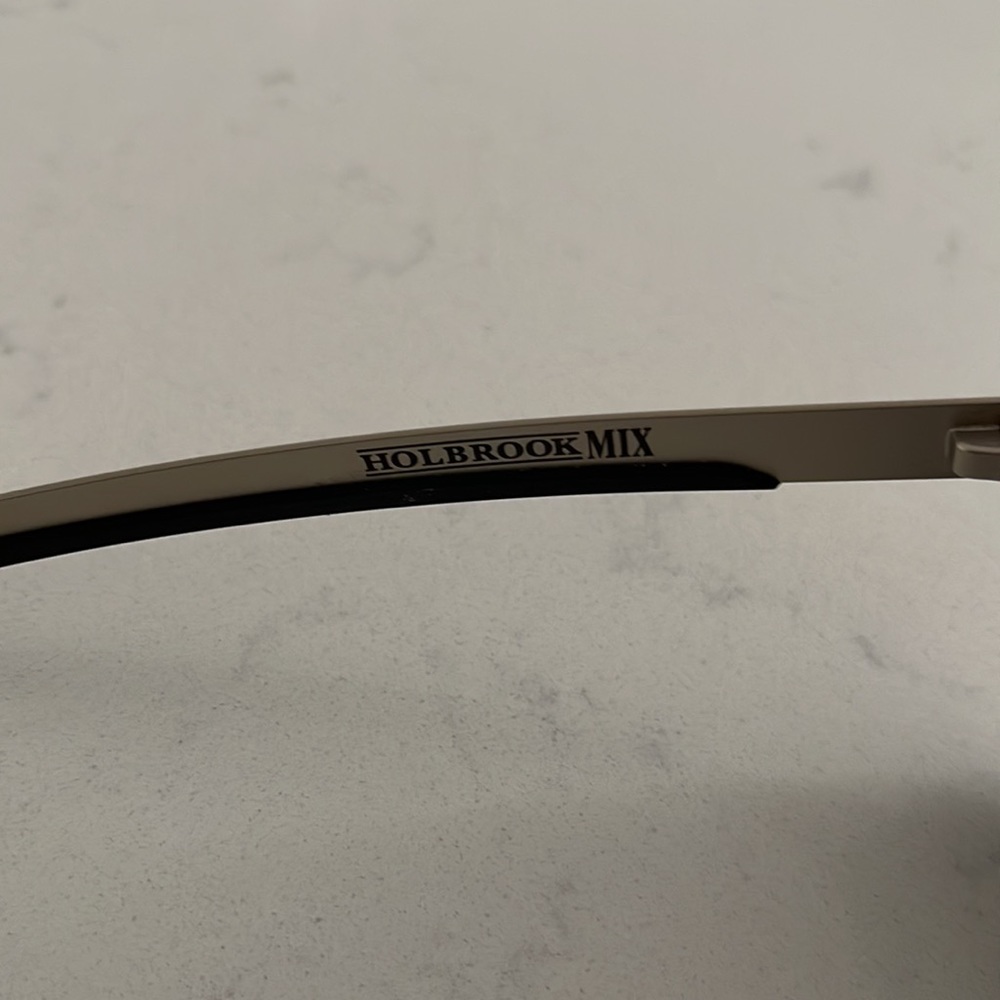 Holbrook Mix 
Colors: Prizm Black Lenses, Woodgrain Frame - Picture 5 of 5